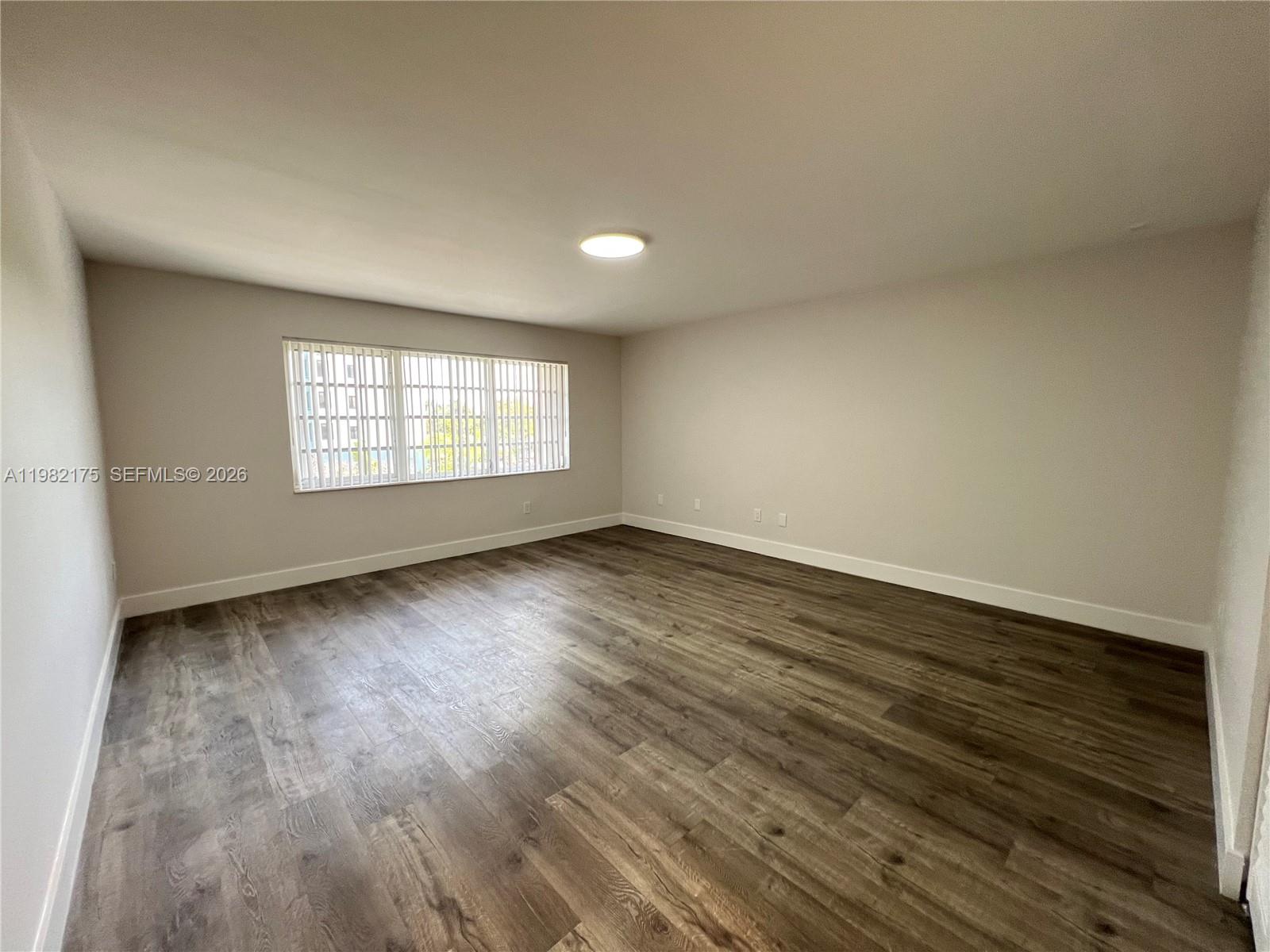 COVE CONDO PHASE II, THE - Residential Lease