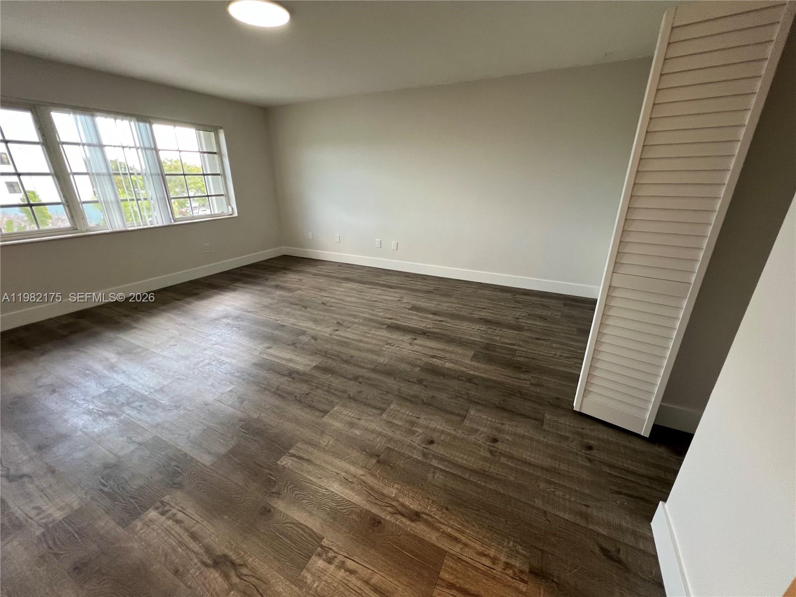 COVE CONDO PHASE II, THE - Residential Lease