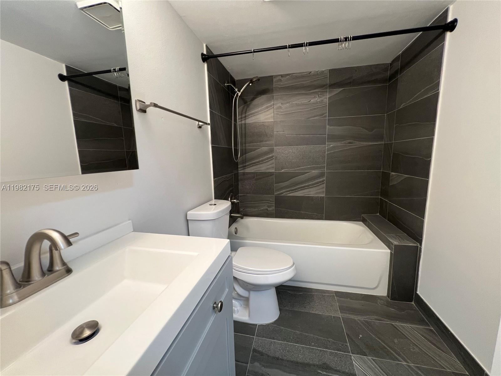 COVE CONDO PHASE II, THE - Residential Lease