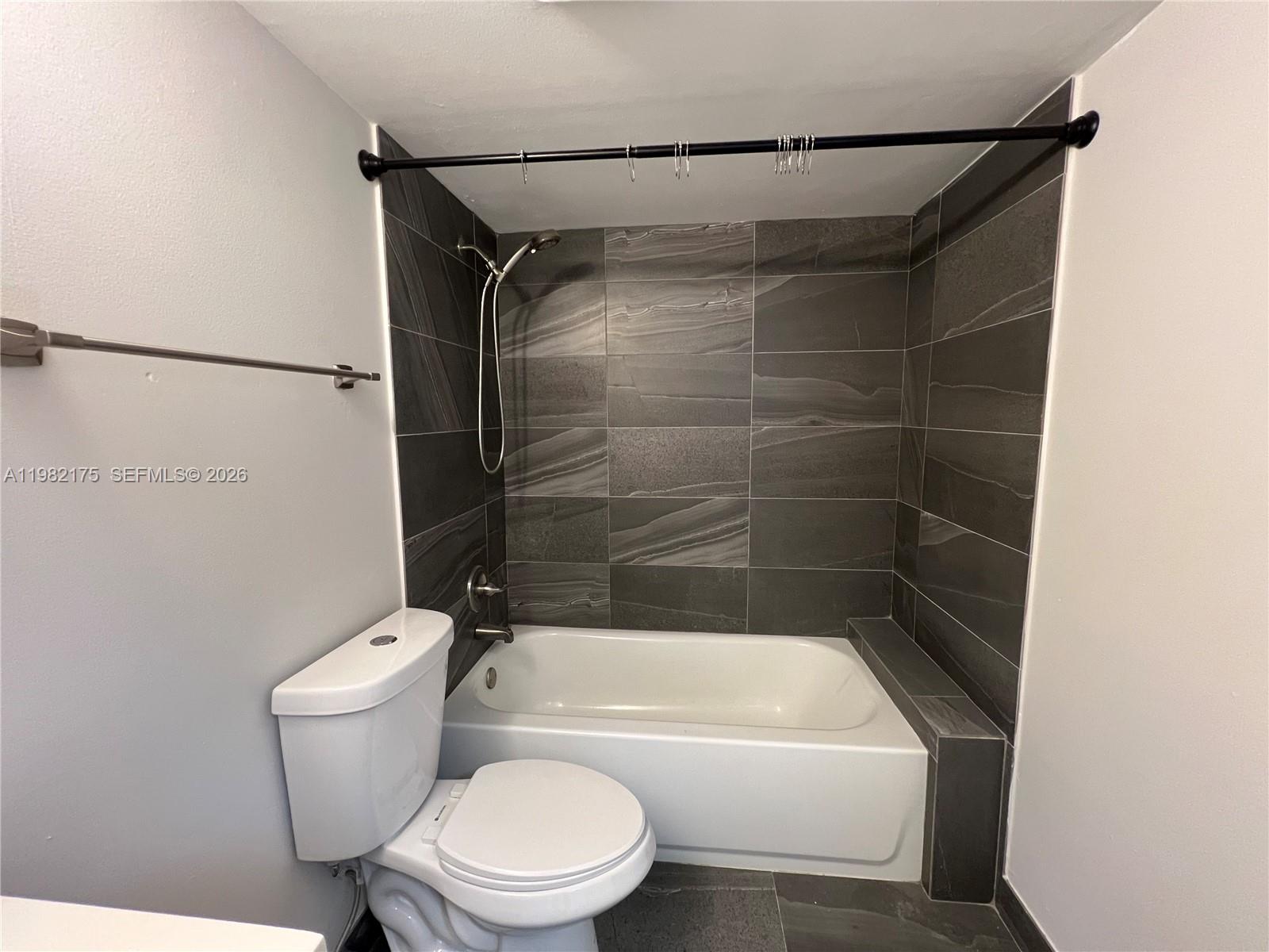 COVE CONDO PHASE II, THE - Residential Lease