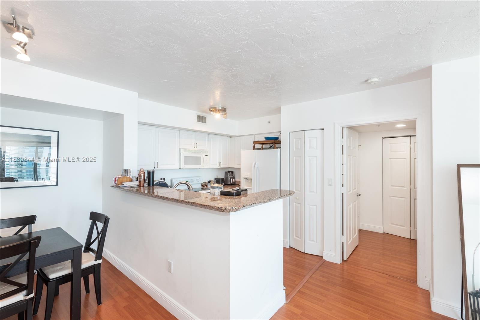 THE MARK ON BRICKELL COND - Residential