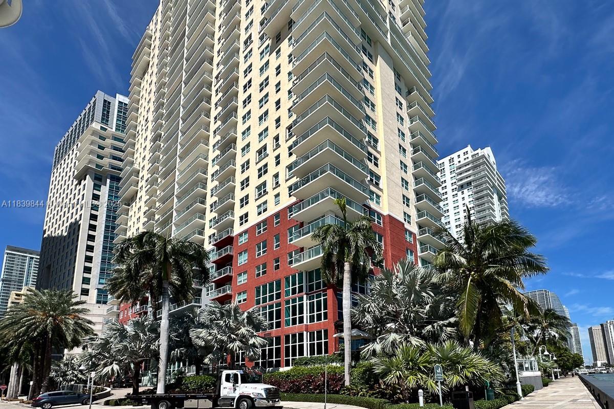 THE MARK ON BRICKELL COND - Residential