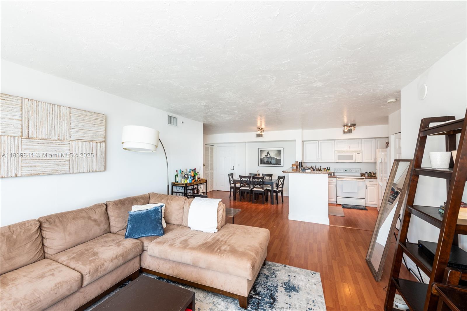 THE MARK ON BRICKELL COND - Residential