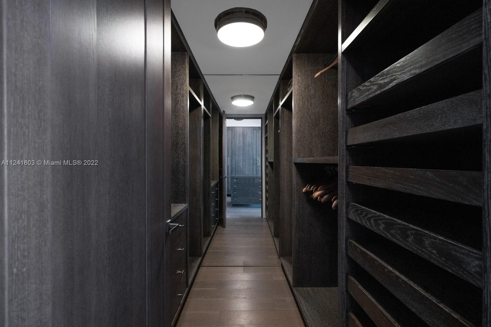 CONTINUUM ON SOUTH BEACH - Residential