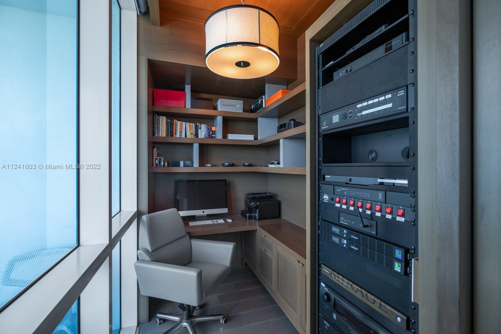 CONTINUUM ON SOUTH BEACH - Residential