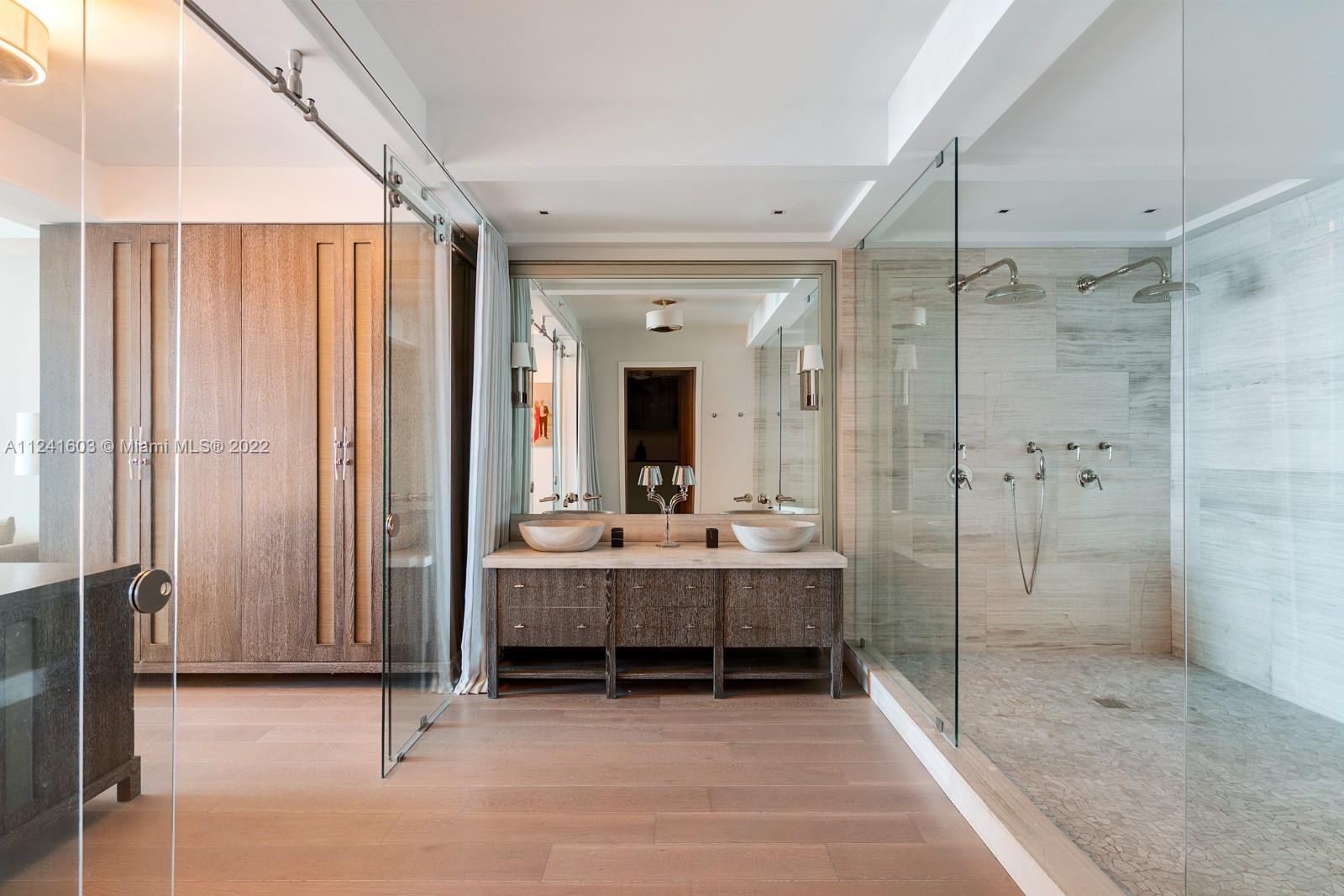 CONTINUUM ON SOUTH BEACH - Residential