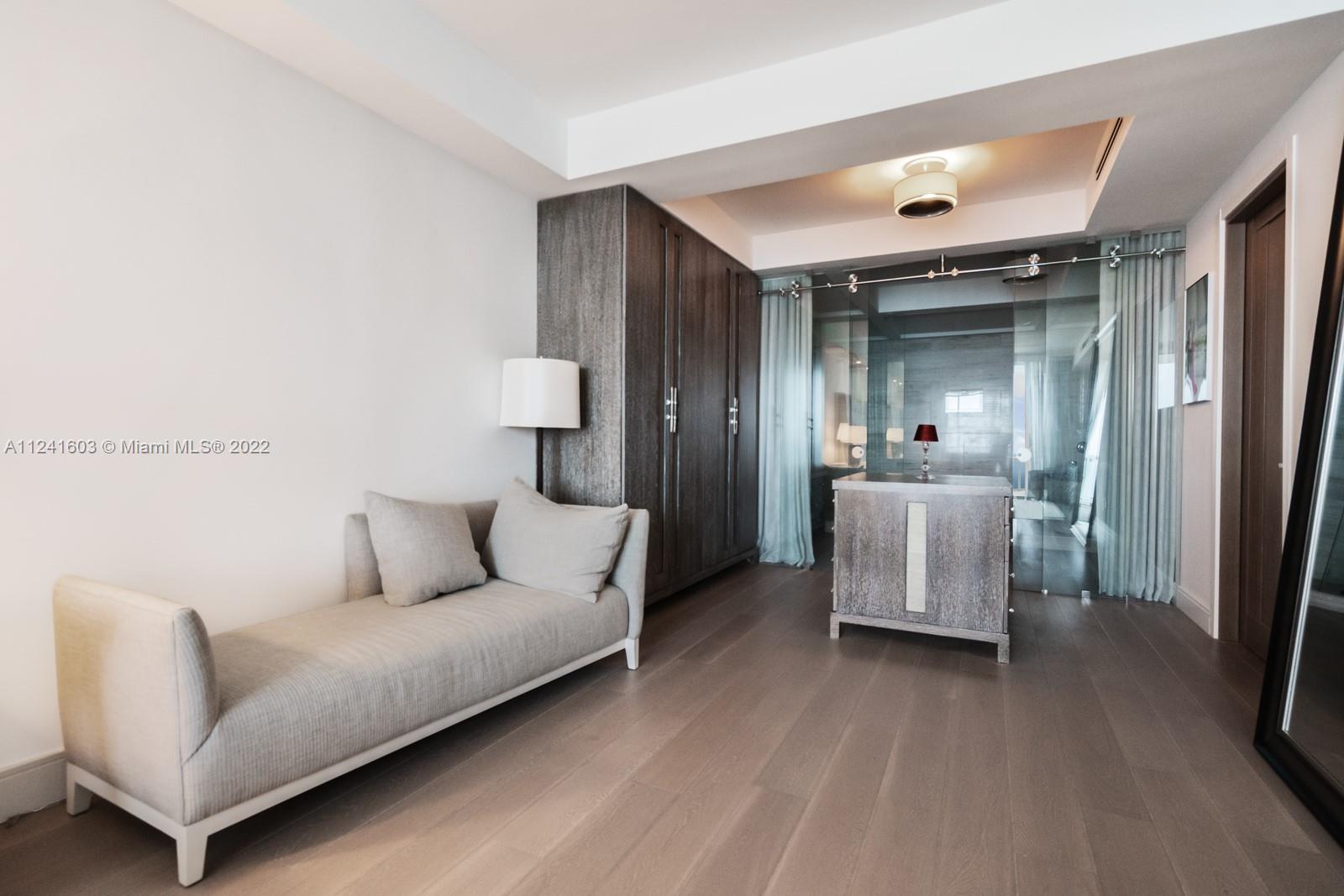 CONTINUUM ON SOUTH BEACH - Residential