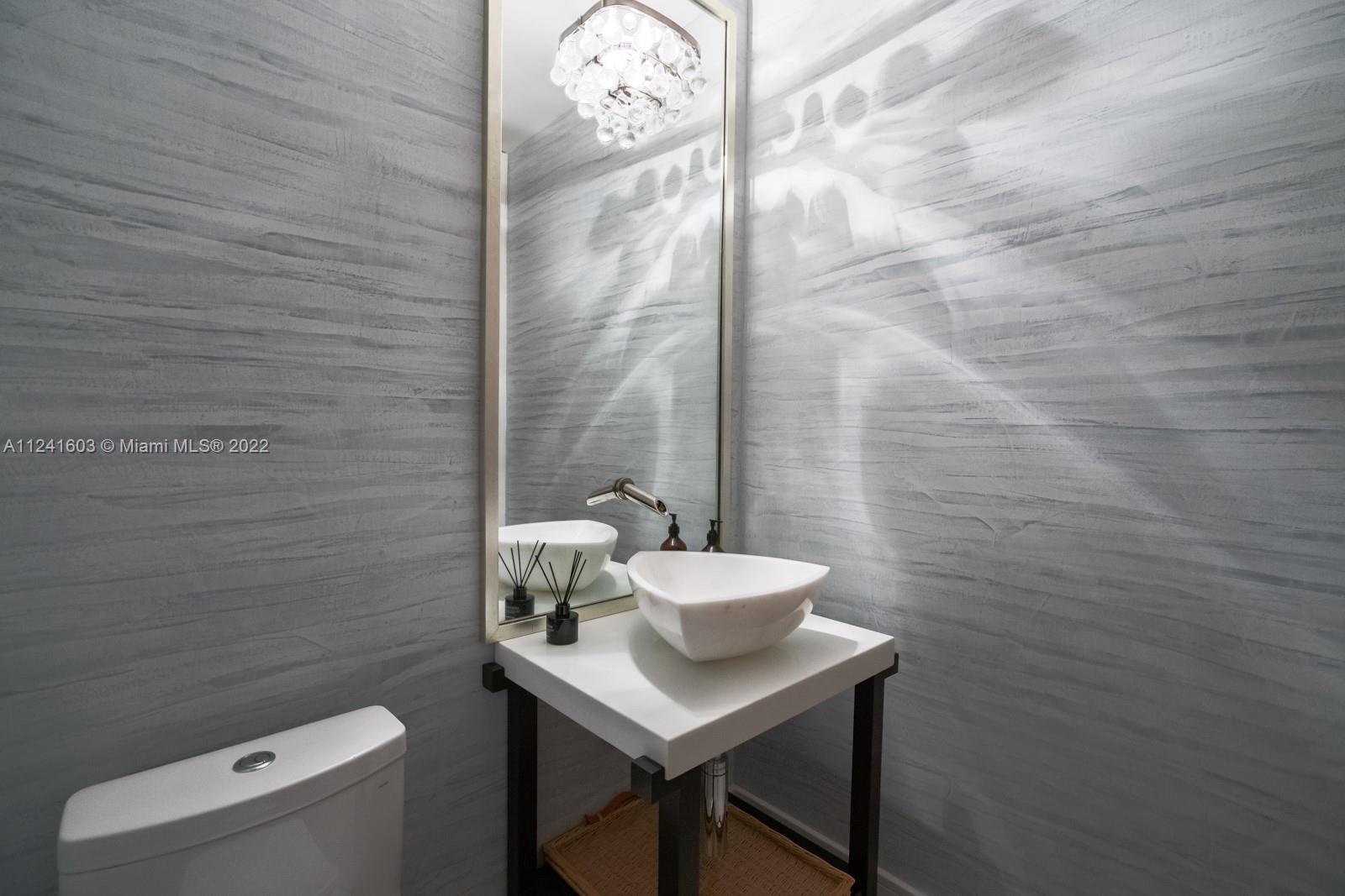 CONTINUUM ON SOUTH BEACH - Residential