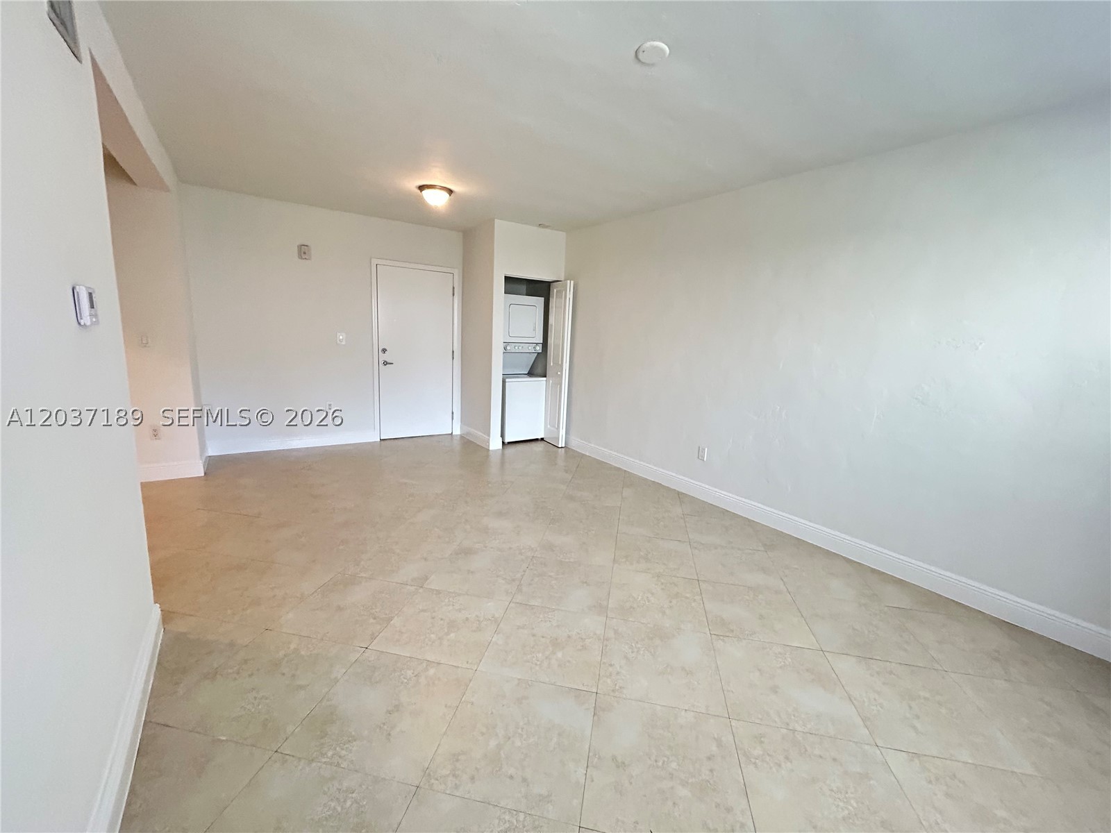 2880 Pine Tree Dr 5
