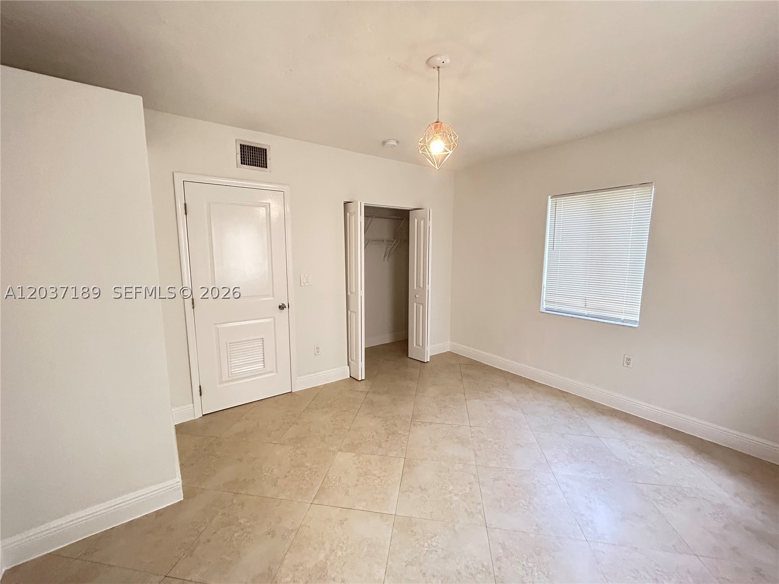 2880 Pine Tree Dr 5