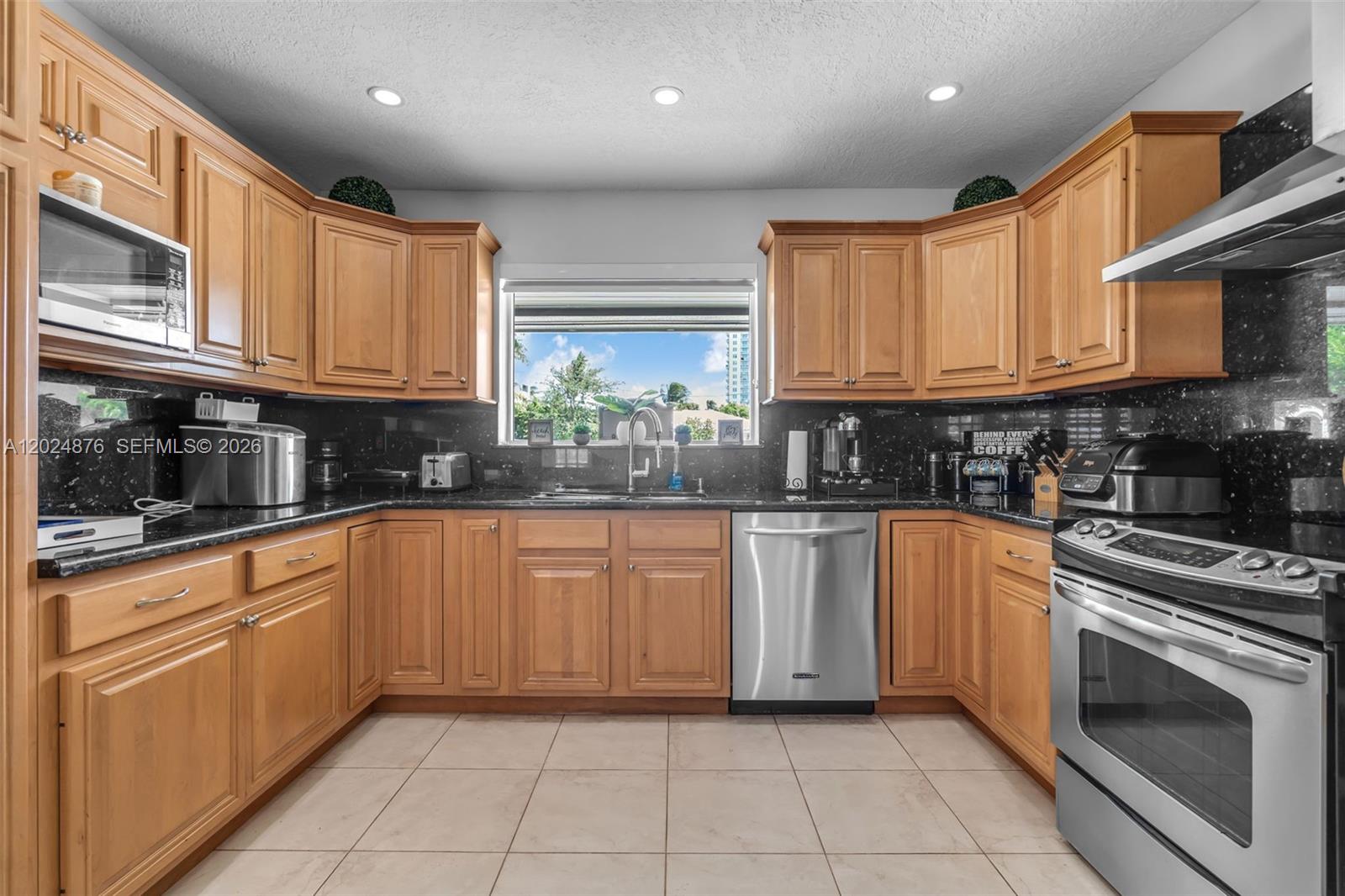 BAY CREST SEC 3 - Residential
