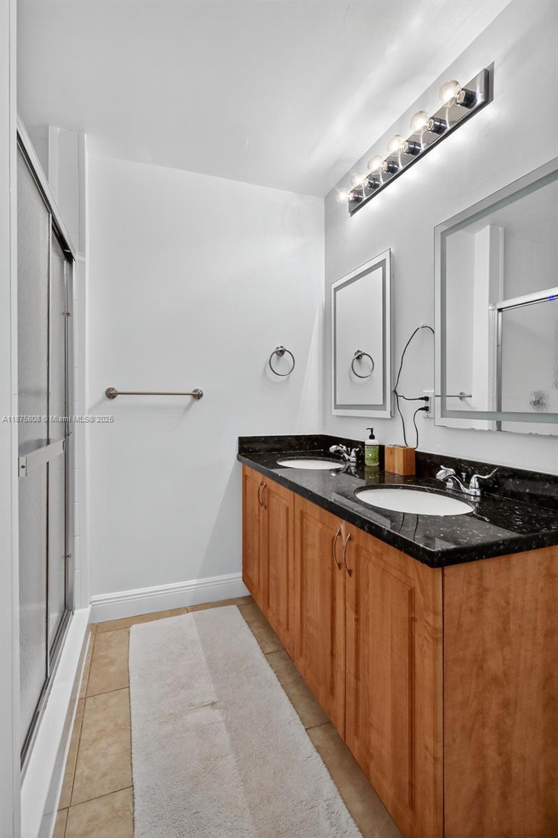 SKY LAKE VILLAS FIRST ADD - Residential Lease