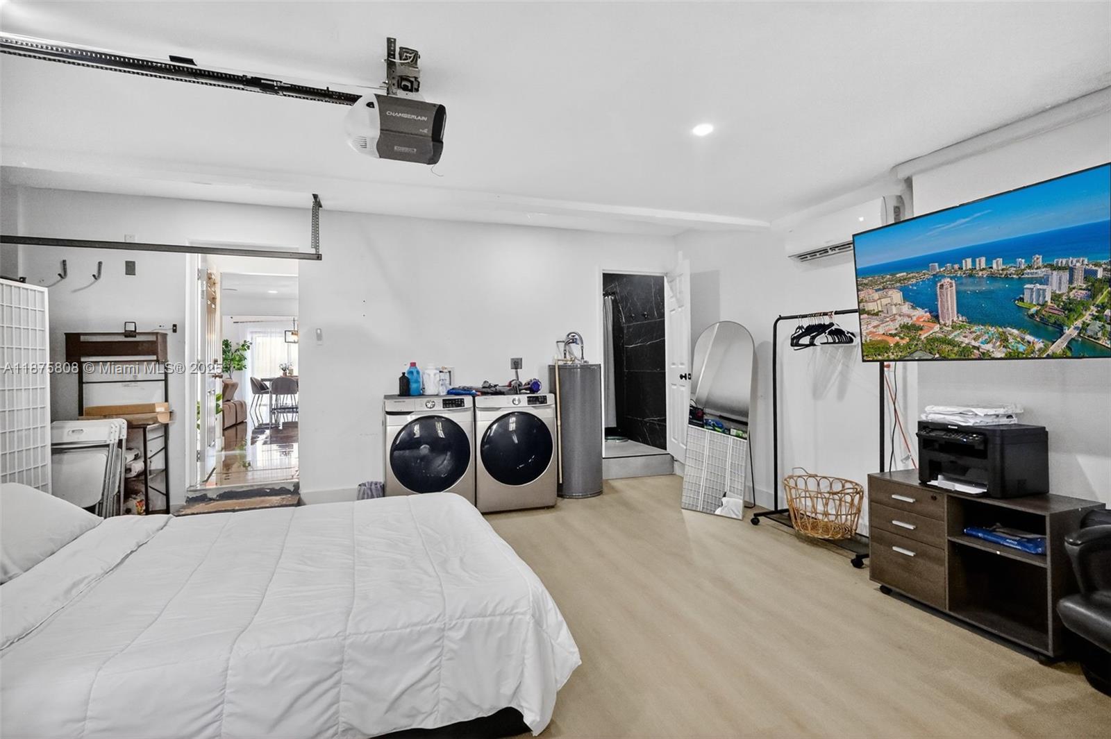 SKY LAKE VILLAS FIRST ADD - Residential Lease