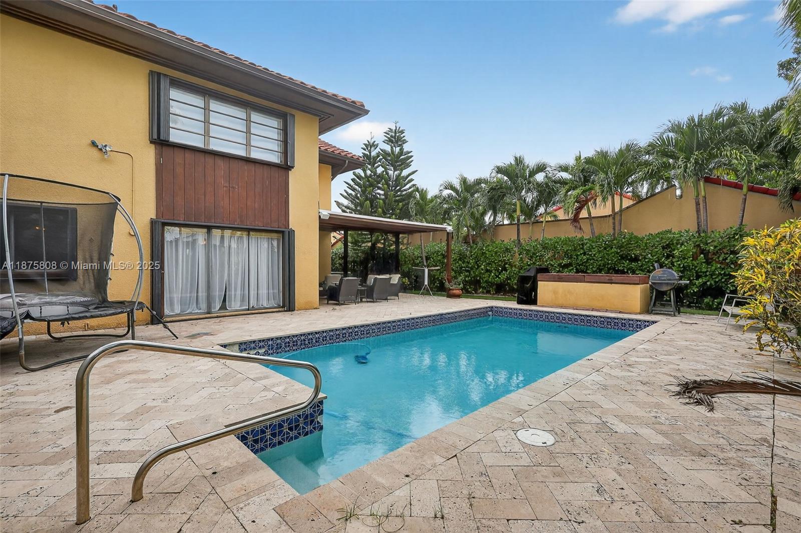 SKY LAKE VILLAS FIRST ADD - Residential Lease