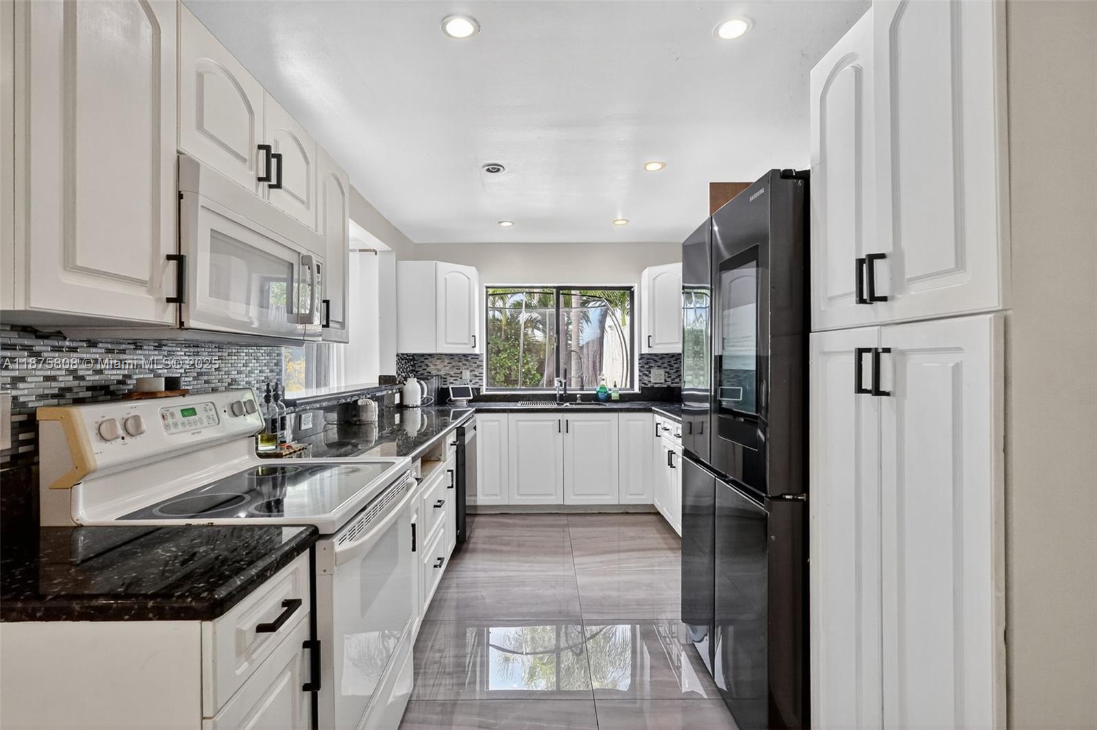 SKY LAKE VILLAS FIRST ADD - Residential Lease