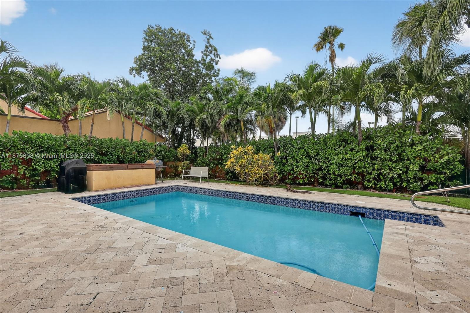 SKY LAKE VILLAS FIRST ADD - Residential Lease