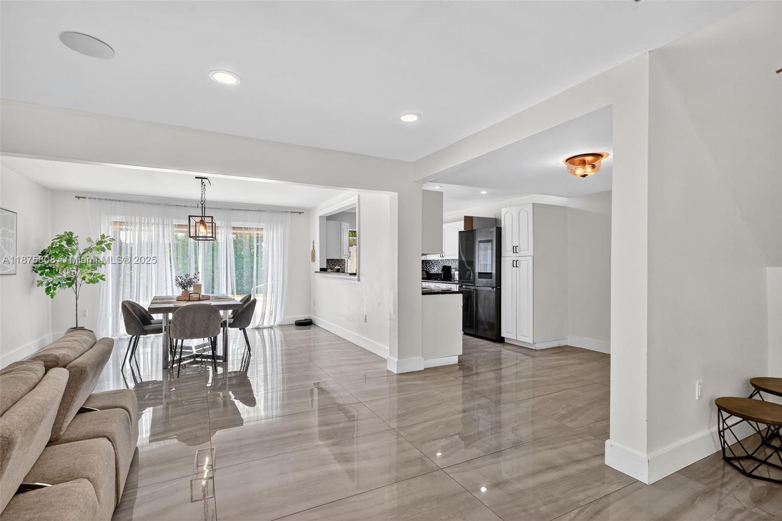 SKY LAKE VILLAS FIRST ADD - Residential Lease