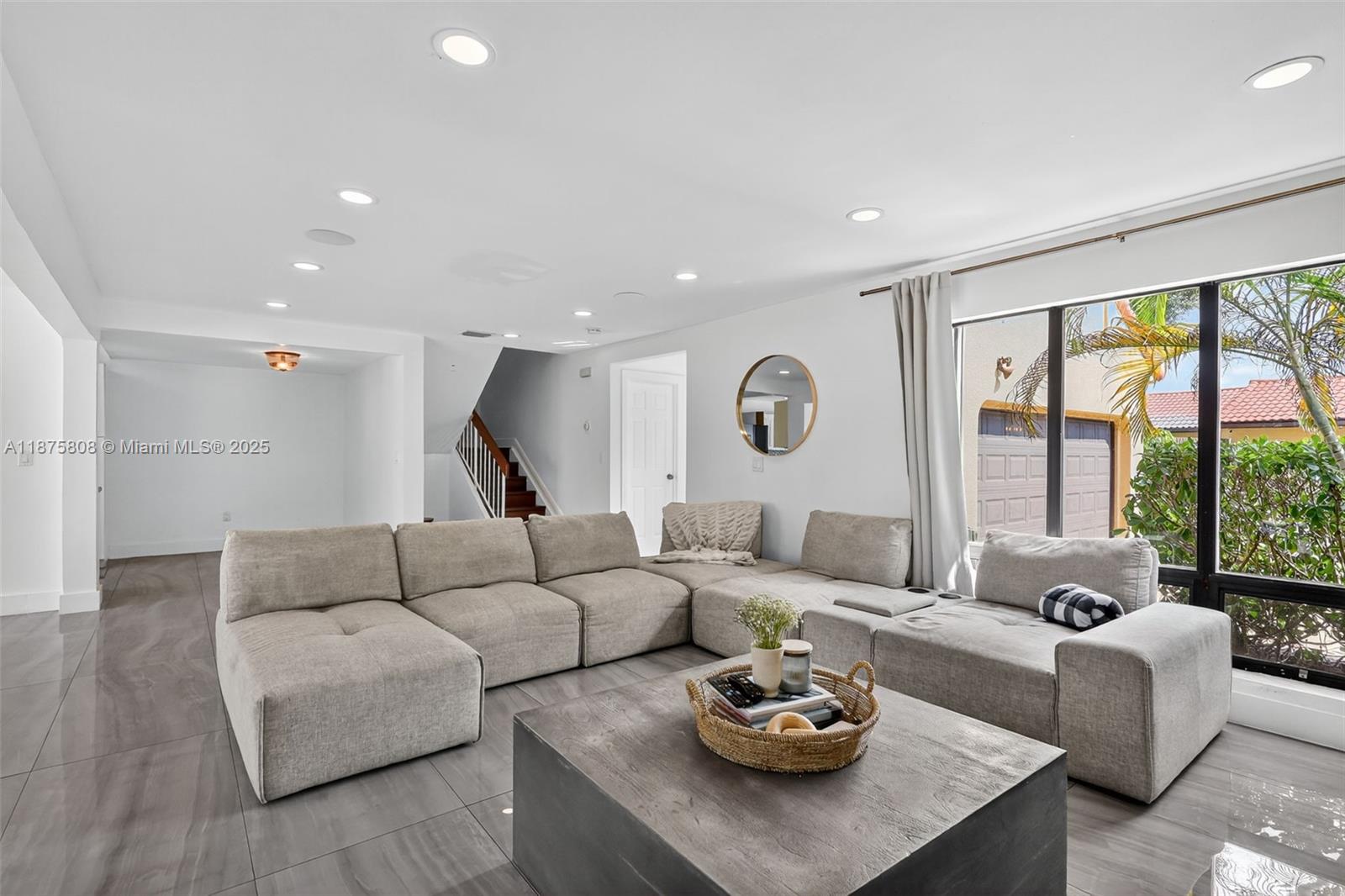 SKY LAKE VILLAS FIRST ADD - Residential Lease