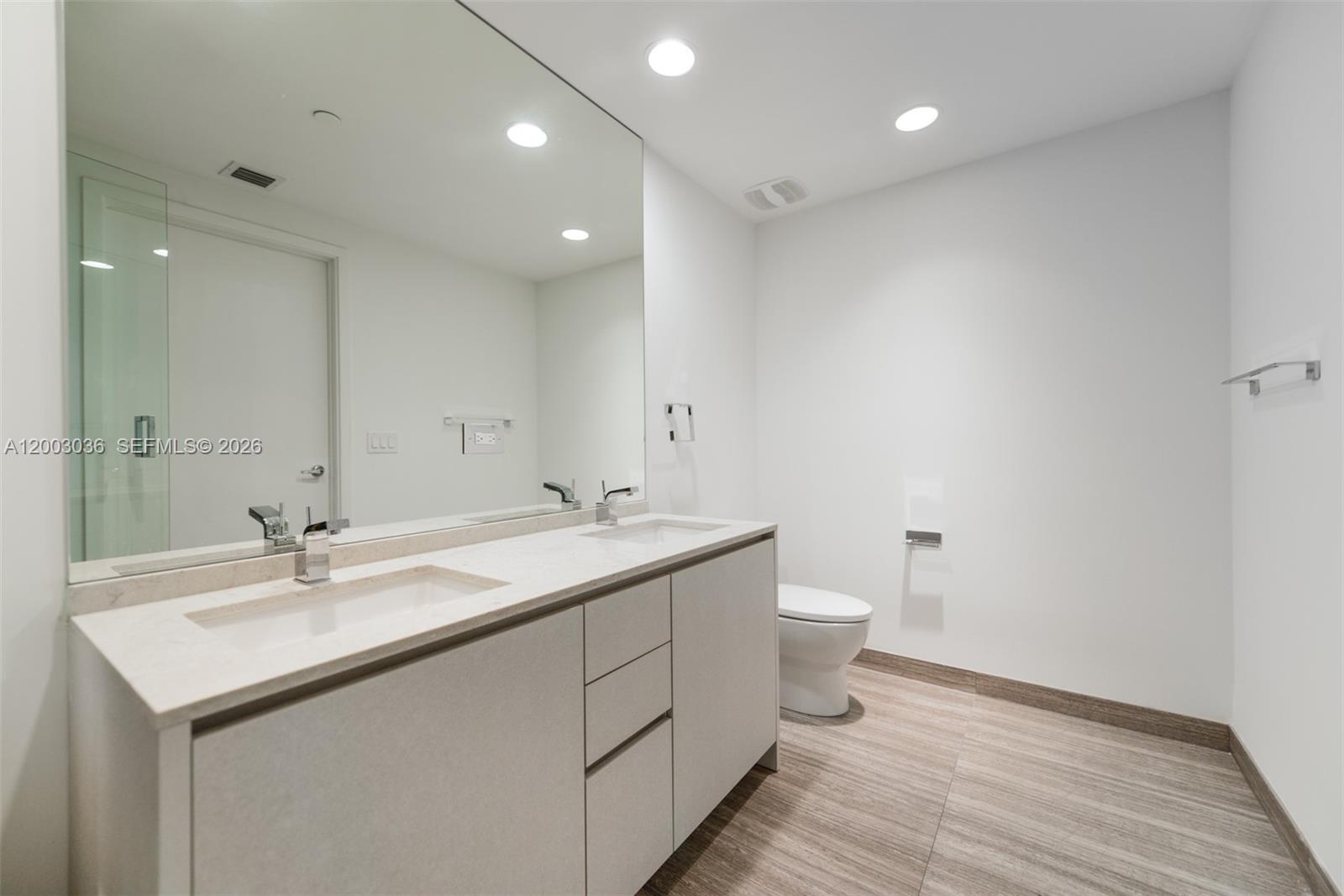 1010 BRICKELL CONDO - Residential Lease