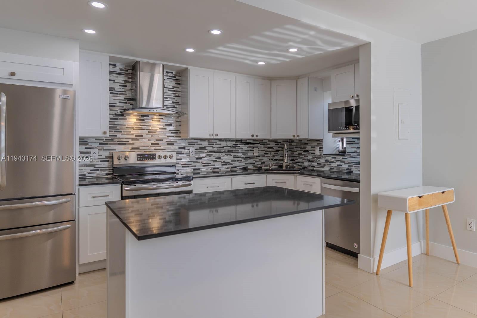 20291 NE 30th Ave PH08