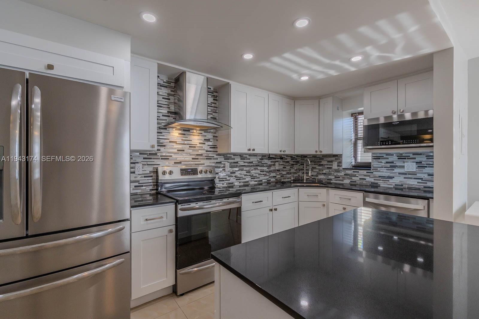 20291 NE 30th Ave PH08