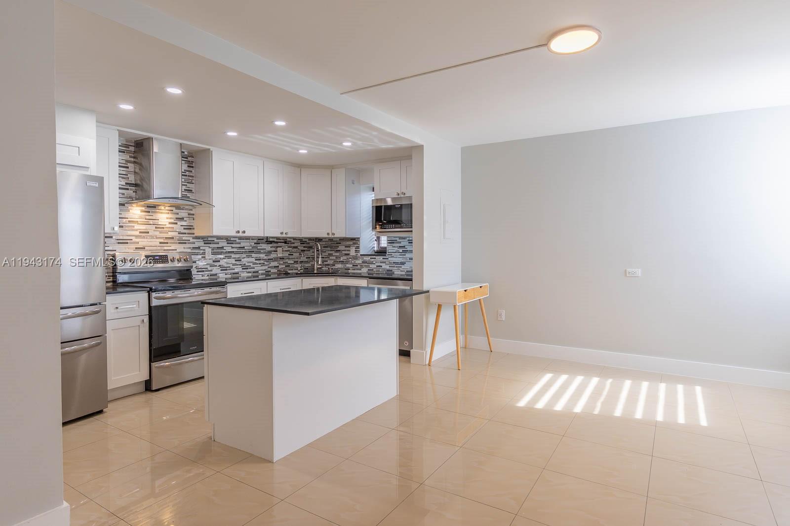 20291 NE 30th Ave PH08