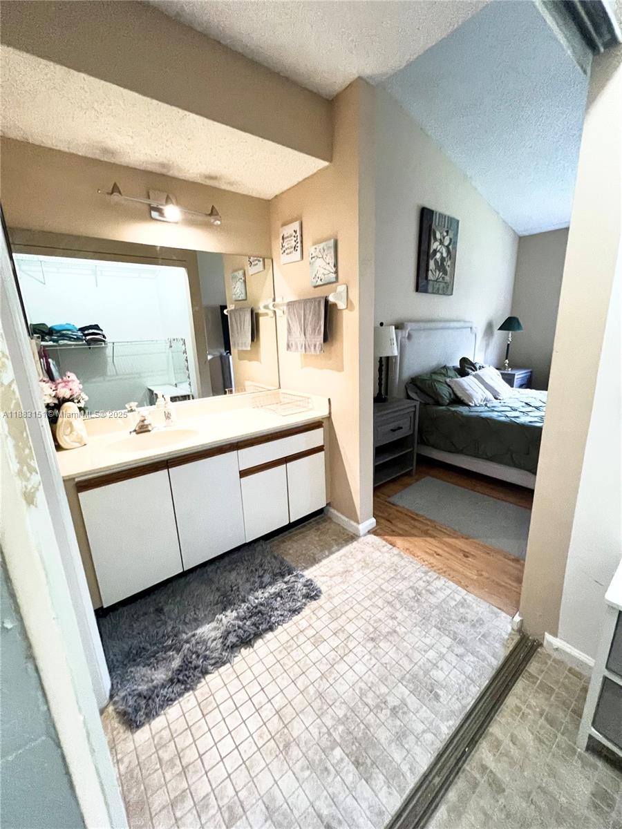 SOUTH LAKE CONDO - Residential
