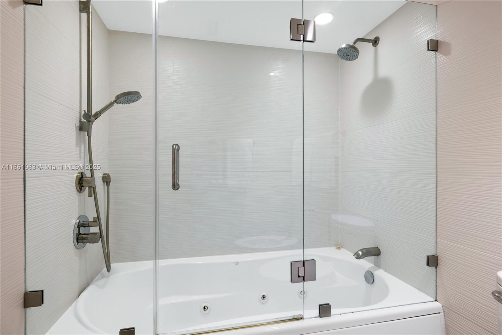 SANDS OF KEY BISCAYNE CON - Residential Lease