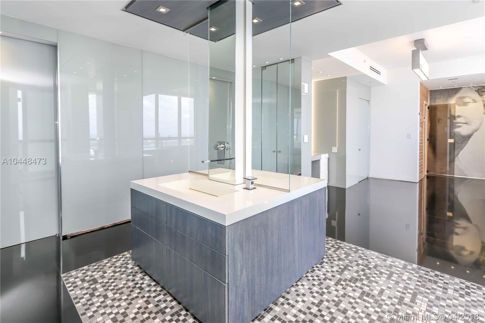 MARQUIS CONDO - Residential