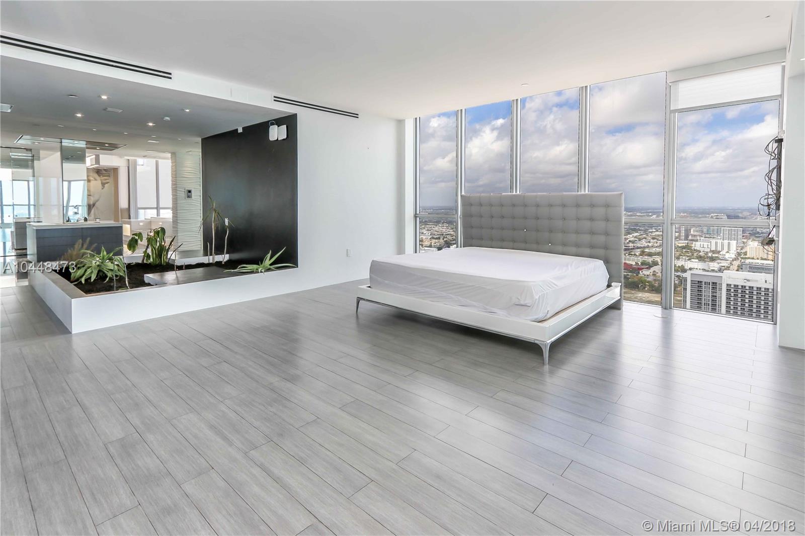 MARQUIS CONDO - Residential