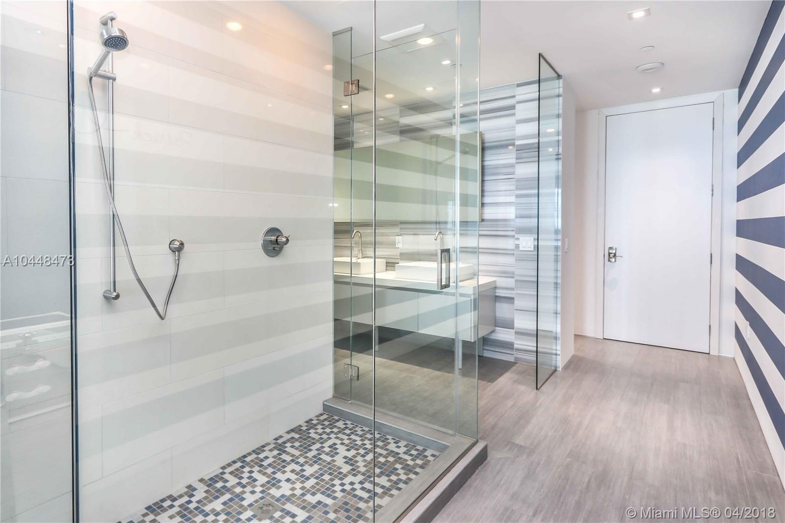 MARQUIS CONDO - Residential