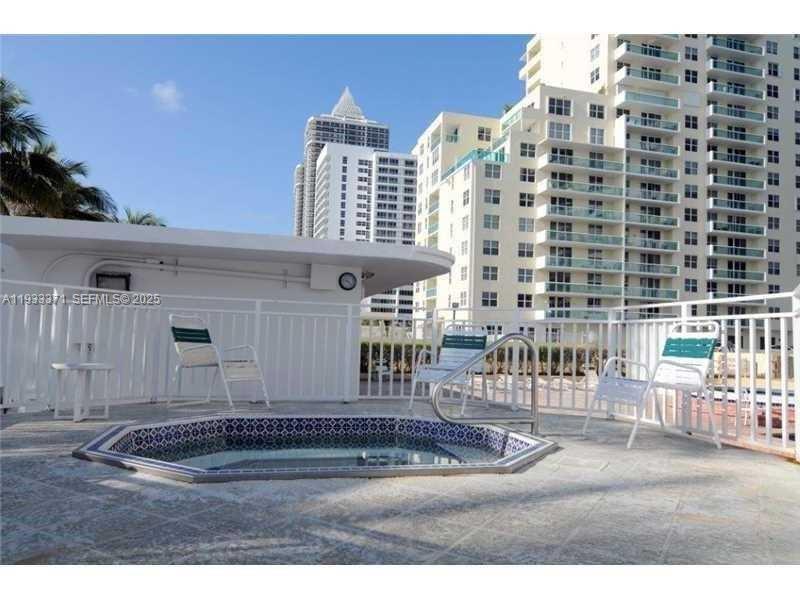 THE CARRIAGE CLUB NORTH C - Residential Lease