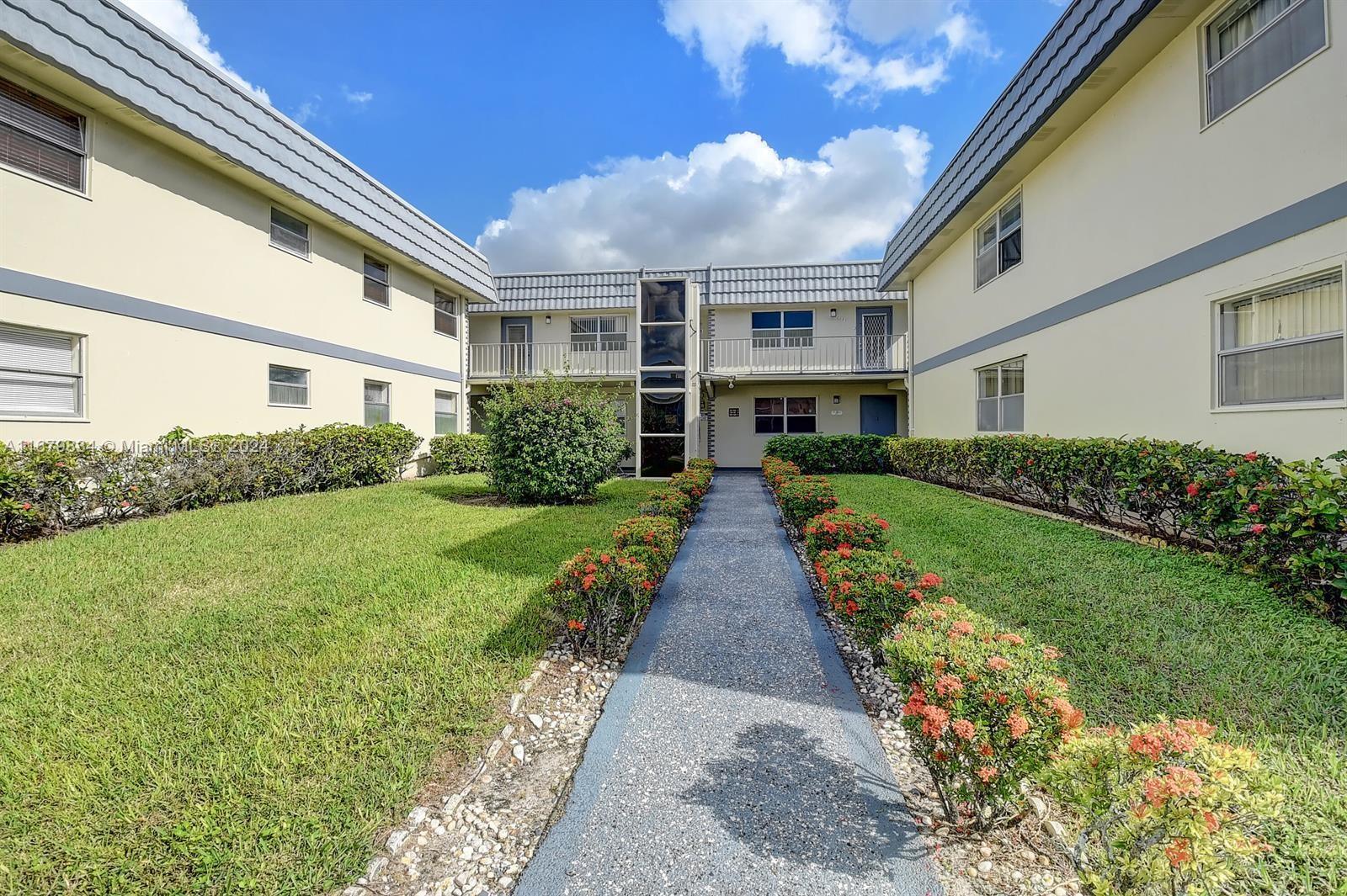 KINGS POINT BRITTANY COND - Residential