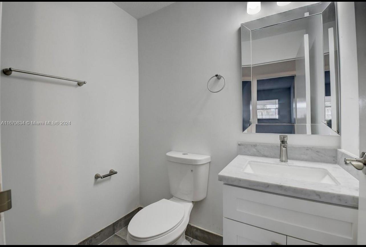 KINGS POINT BRITTANY COND - Residential