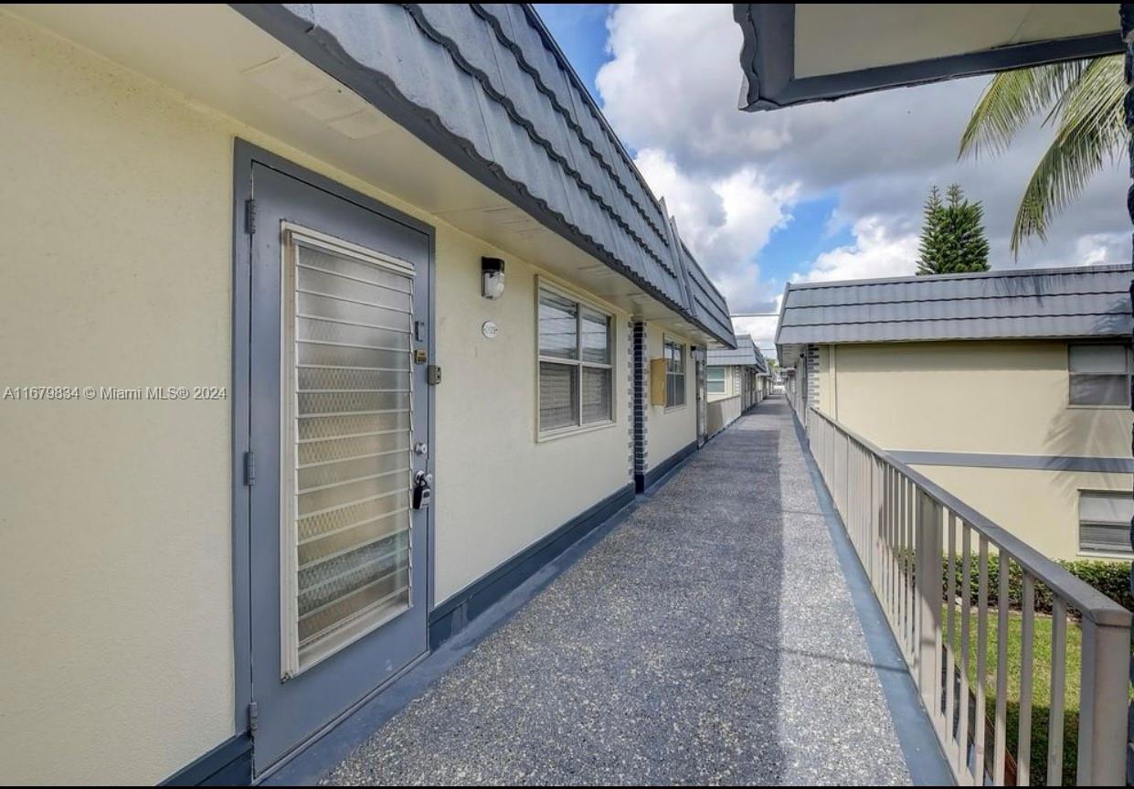 KINGS POINT BRITTANY COND - Residential