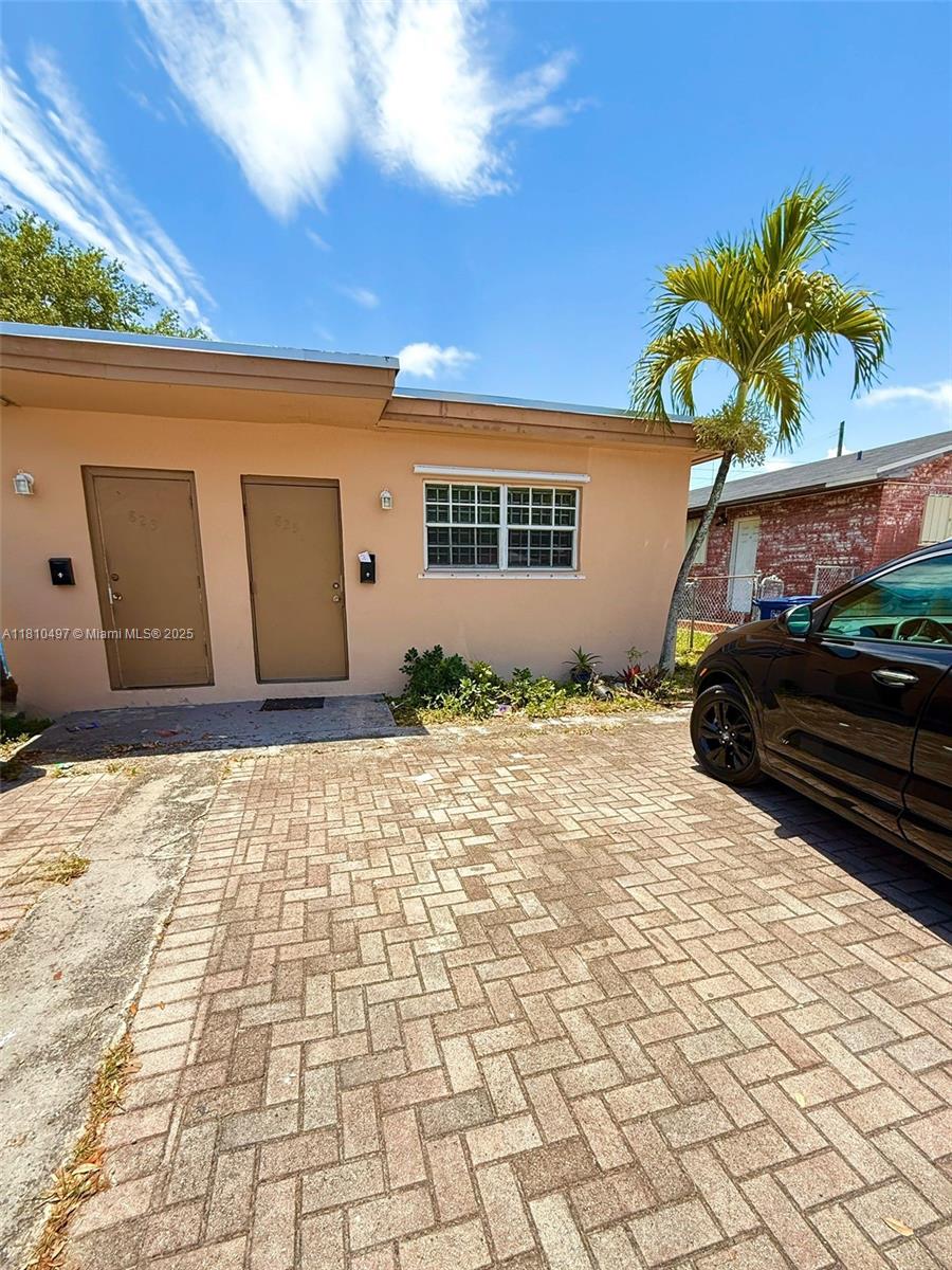 823 Nw 9th St 825, Hallandale Beach, Broward County, Florida - 1 Bedrooms  
1 Bathrooms - 