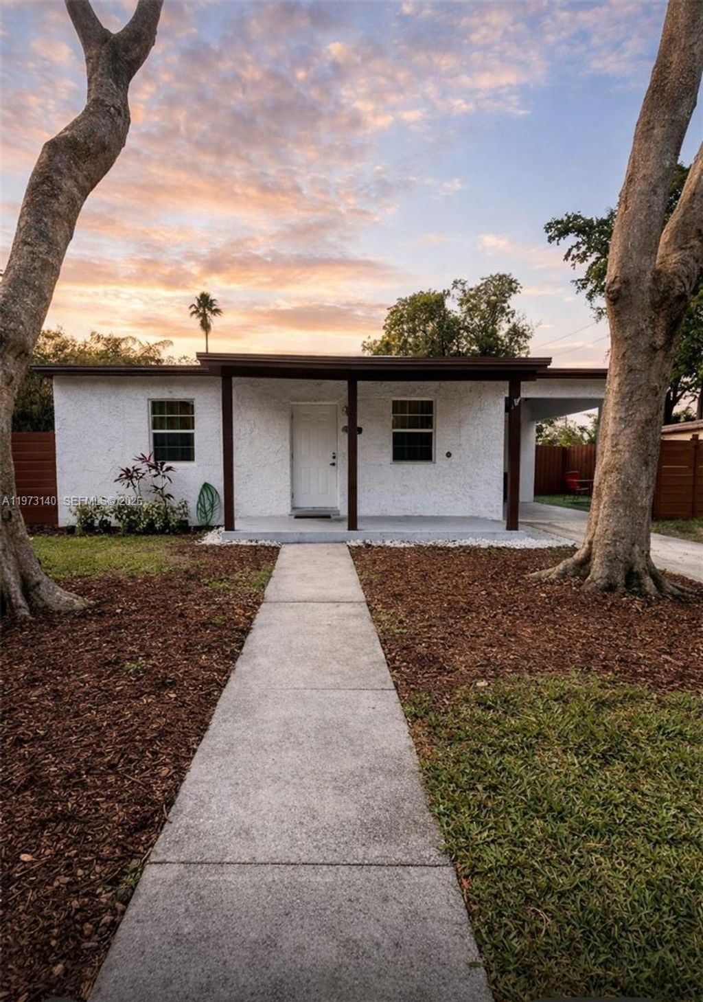 Photo of 133 SW 22nd Ter, Fort Lauderdale, FL 33312 (MLS # A11973140)