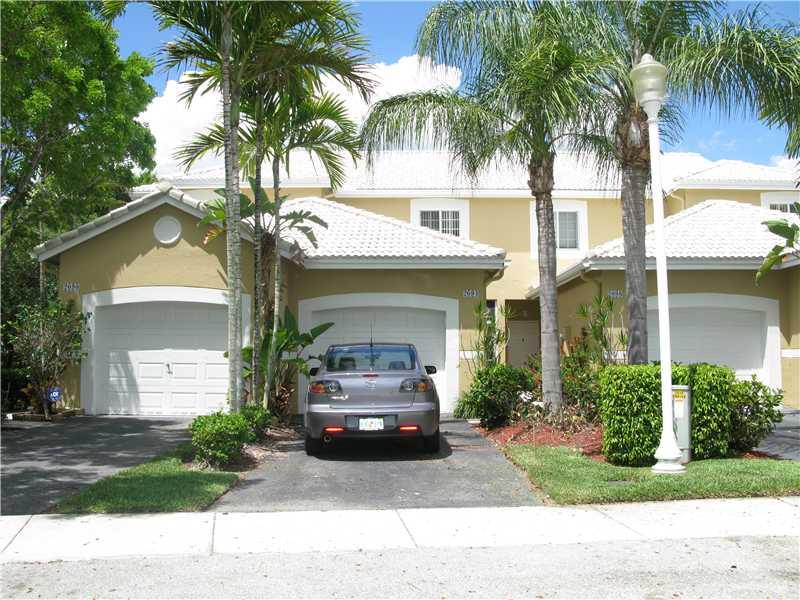 GREAT TOWNHOUSE IN SAN MESSINA. KITCHEN WITH ALMOST NEW APPLIANCES, REMODELED BATHS, LAMINATE WOOD FLOORS, SCREENED PATIO, 1 CAR GARAGE. GREAT LOCATION WITH PRIVATE GARDEN VIEW AND IN FRONT OF GUEST PARKING. A+ PROPERTY AND LOOKING FOR A A+ TENANT. C LOSE TO SCHOOLS, I-75 AND WALKING DISTANCE TO PUBLIX. CREDIT REPORT REQUIRED!