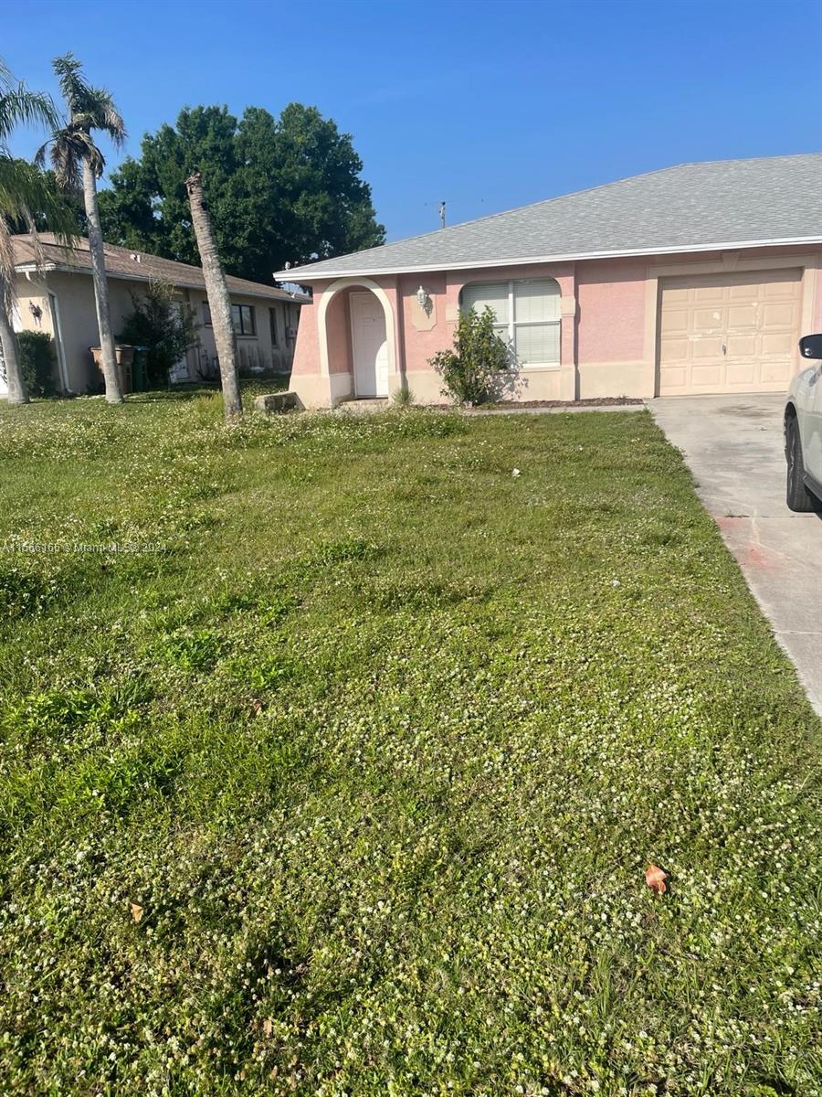 Available Now 3/2 side of a duplex villa with plenty of​​‌​​​​‌​‌​​​‌‌​​​‌‌‌​​‌​​‌‌​​​​ space.