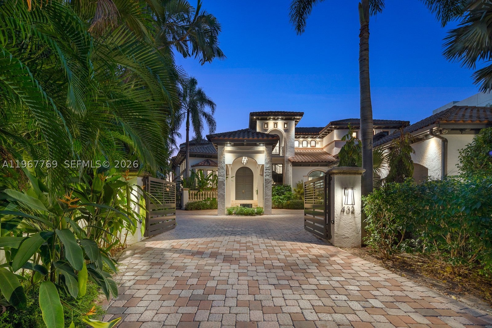 432 S Hibiscus Dr