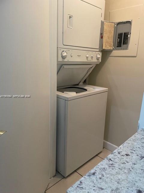 SUMMERBREEZE CONDO - Residential