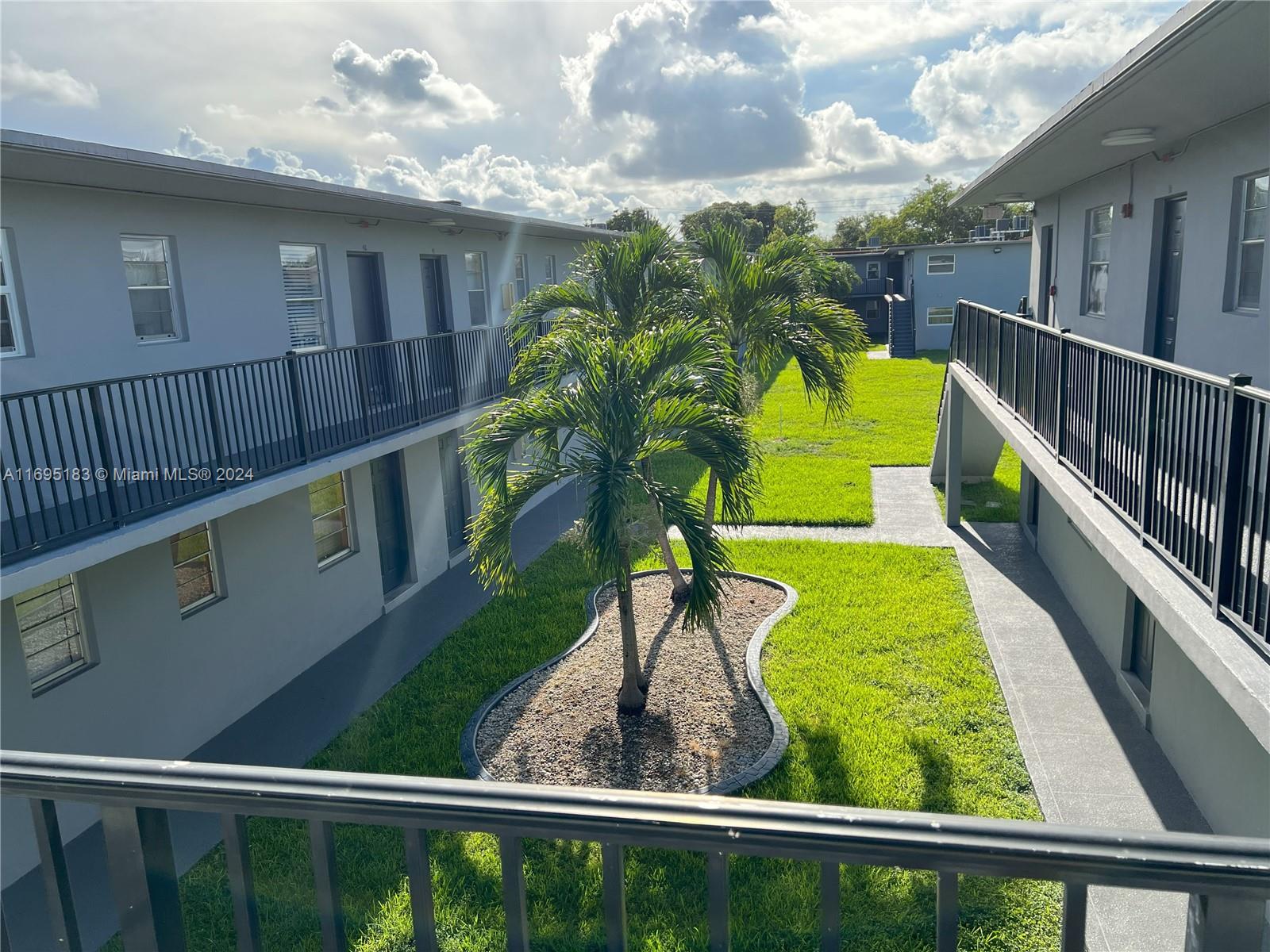Rental Property at 4250 Sw 67th Ave 47, Miami, Broward County, Florida - Bedrooms: 1 
Bathrooms: 1  - $2,100 MO.
