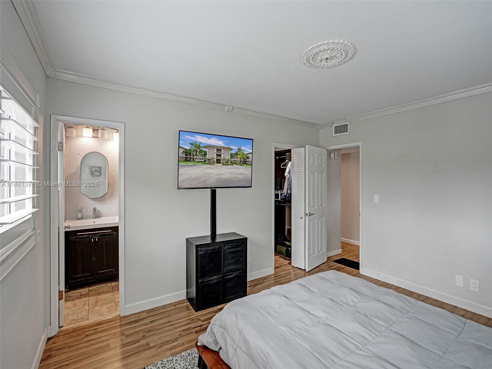 HILLCREST COUNTRY CLUB AP - Residential