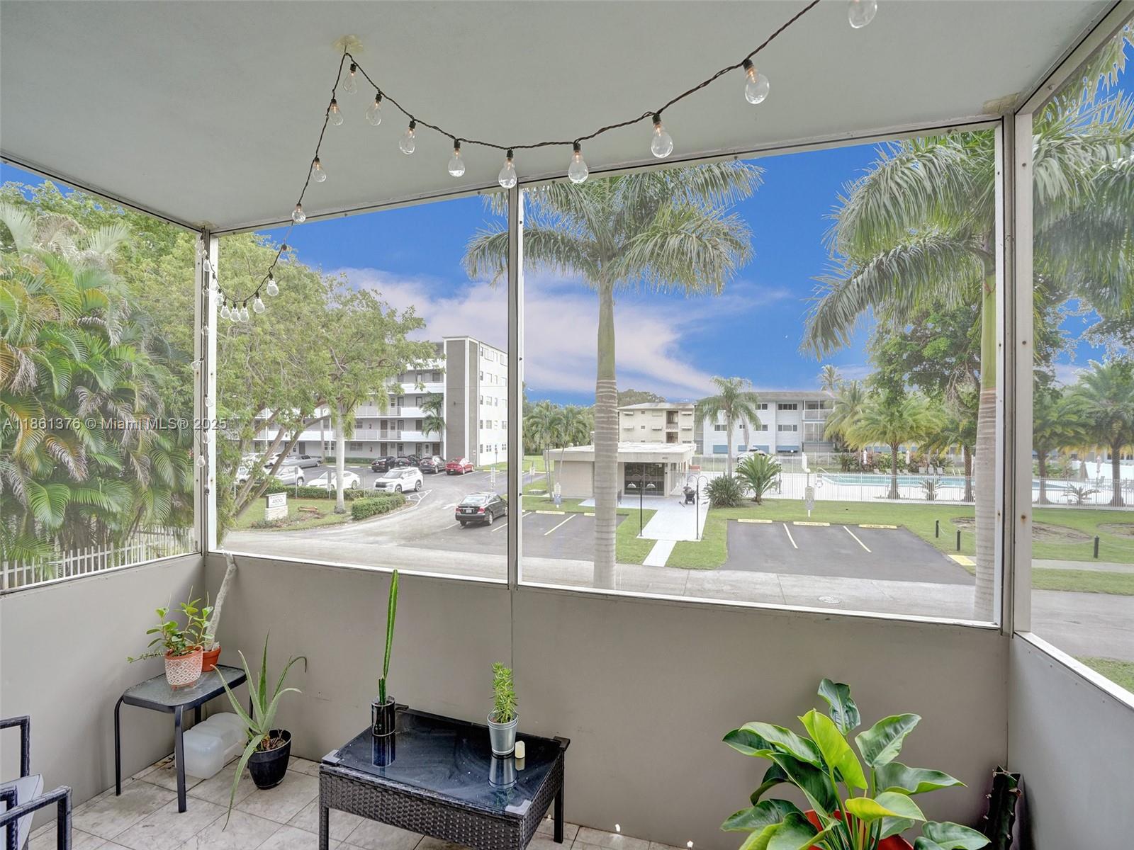 HILLCREST COUNTRY CLUB AP - Residential