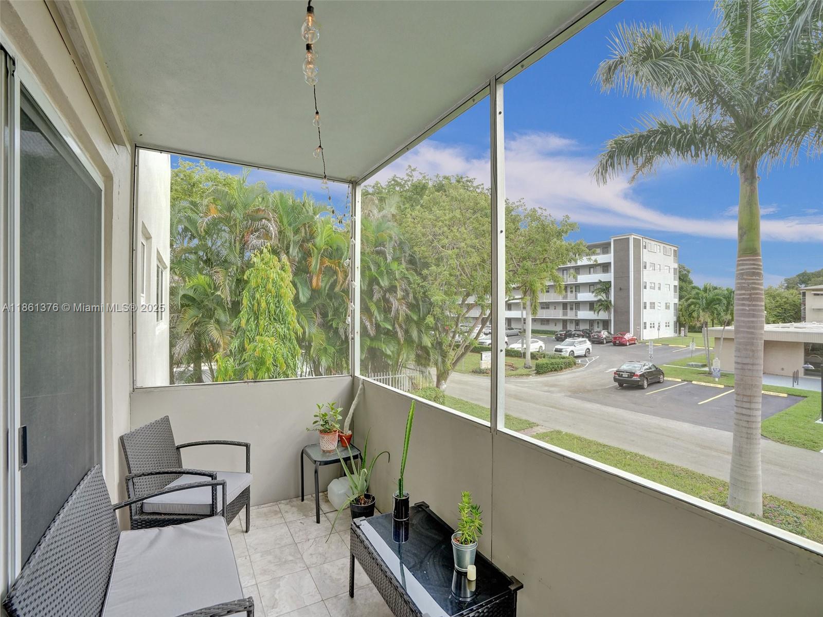 HILLCREST COUNTRY CLUB AP - Residential