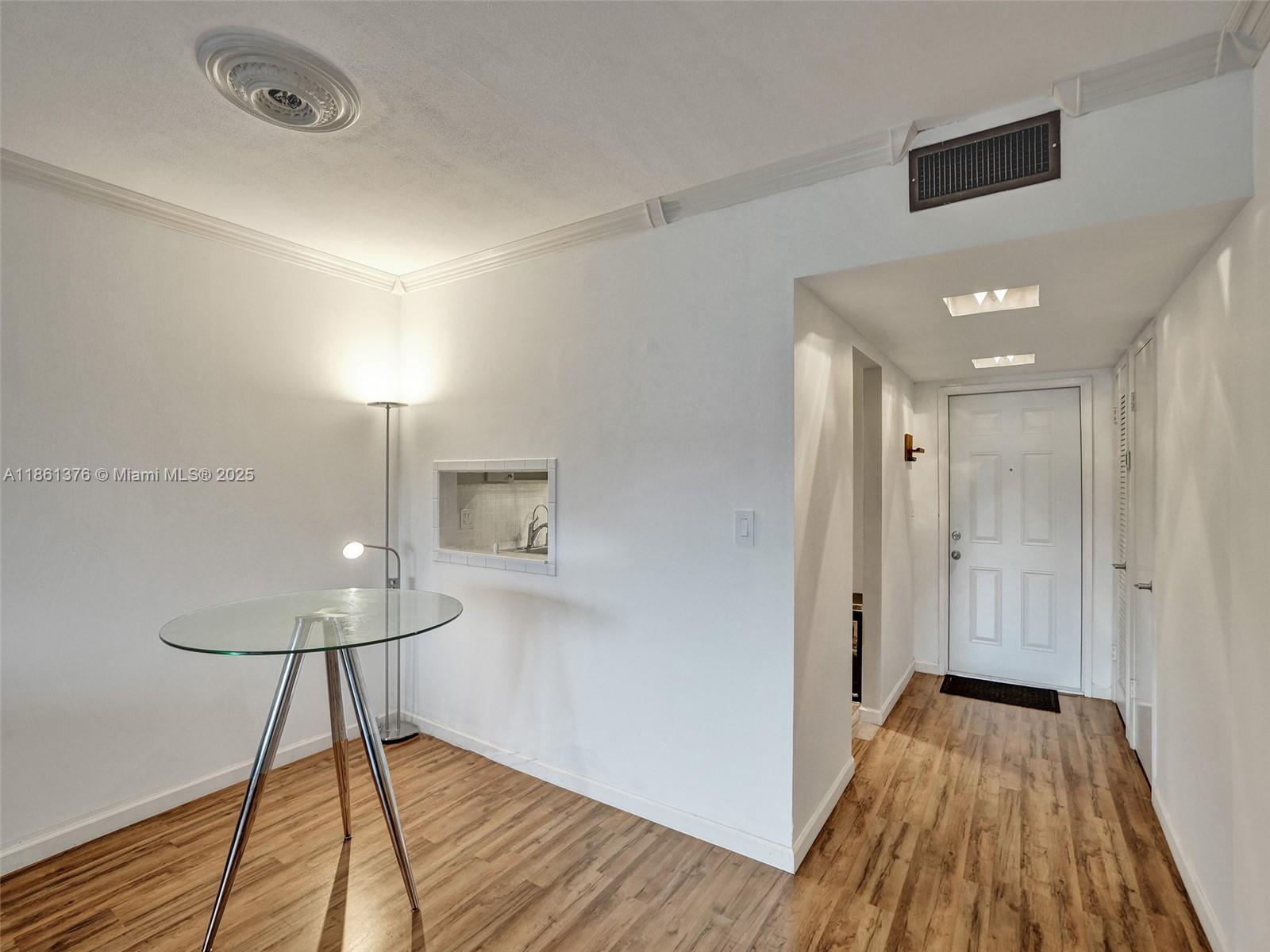 HILLCREST COUNTRY CLUB AP - Residential