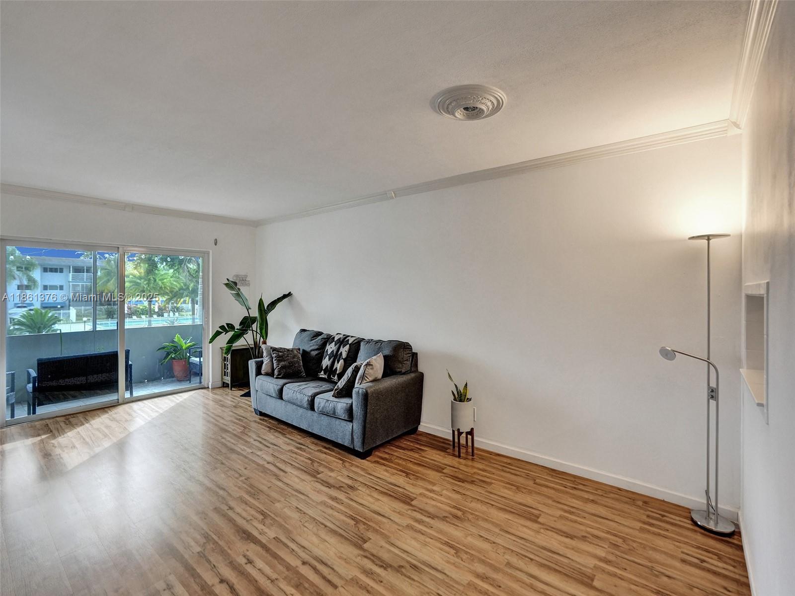 HILLCREST COUNTRY CLUB AP - Residential