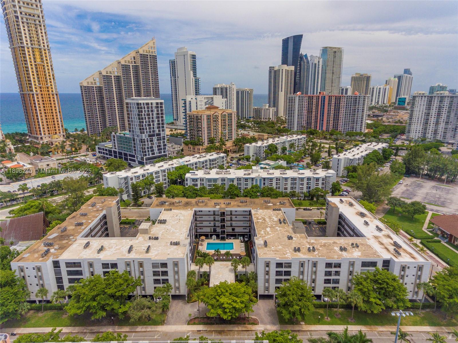LE CARTIER CONDO - Residential