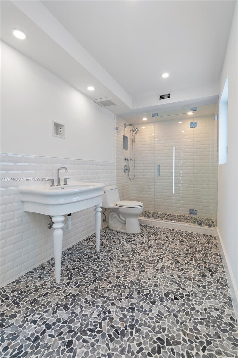 TROPICAL ATLANTIC SHORES - Residential