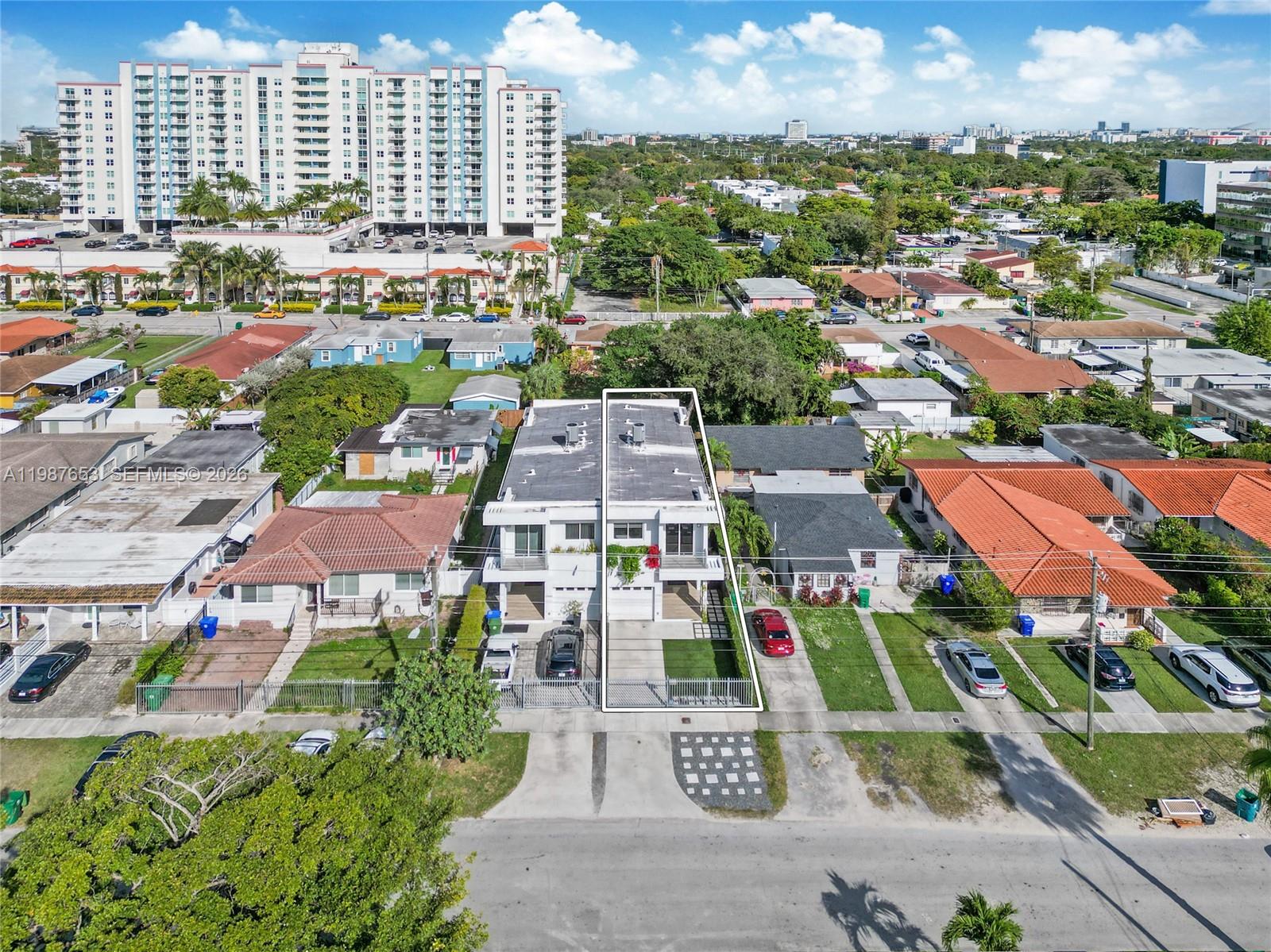 MIAMI SUBURBAN ACRES - Residential